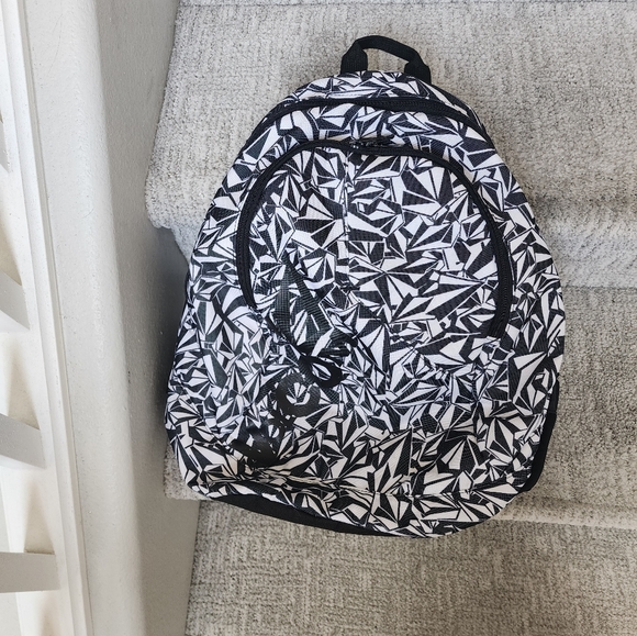 Volcom back pack - Picture 1 of 5